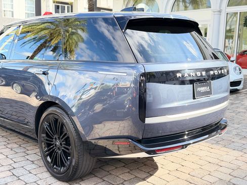 Used 2024 Land Rover Range Rover Long Wheelbase Autobiography image 15