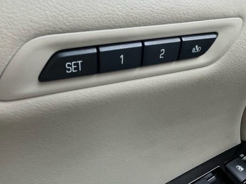 Used 2015 Cadillac XTS Luxury image 19