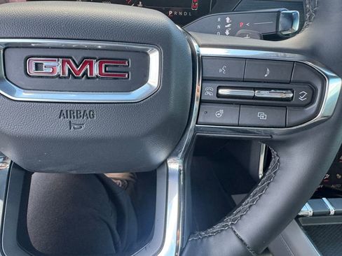 Used 2026 GMC Acadia Elevation w/ Elevation Premium Package AWD/4WD image 22