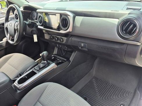 Used 2018 Toyota Tacoma SR5 RWD image 19