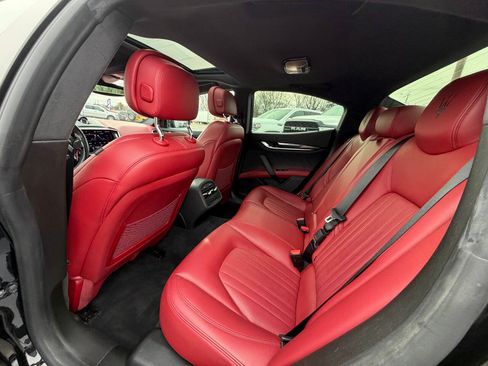 Used 2021 Maserati Ghibli S RWD image 13