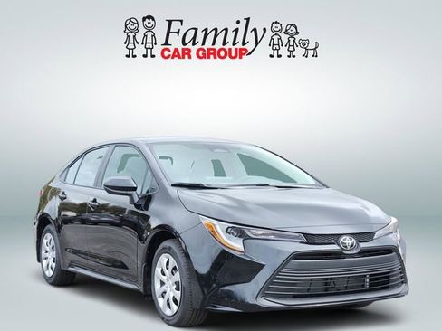 Used 2026 Toyota Corolla LE image 2
