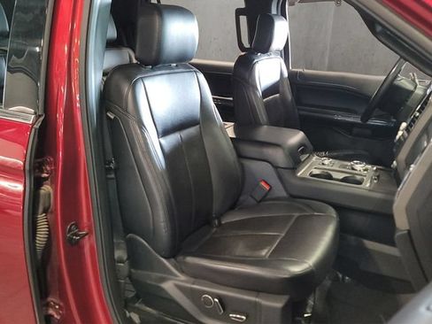 Used 2019 Ford Expedition XLT w/ Equipment Group 202A AWD/4WD image 19