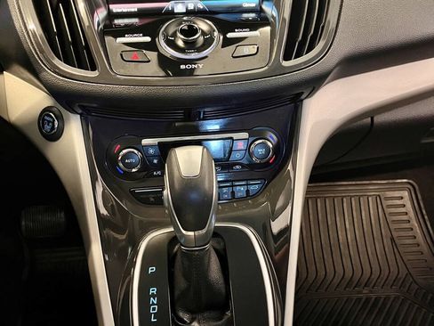 Used 2015 Ford C-MAX Energi SEL w/ Equipment Group 303A FWD image 10