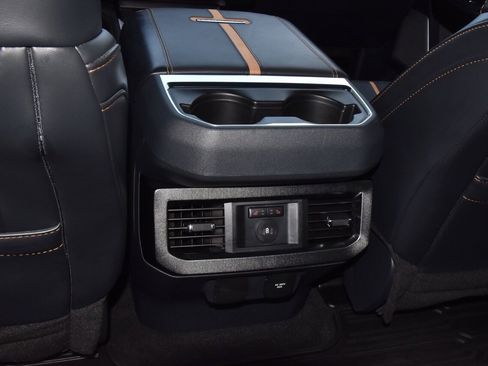 Certified 2024 Ford F250 Platinum image 18