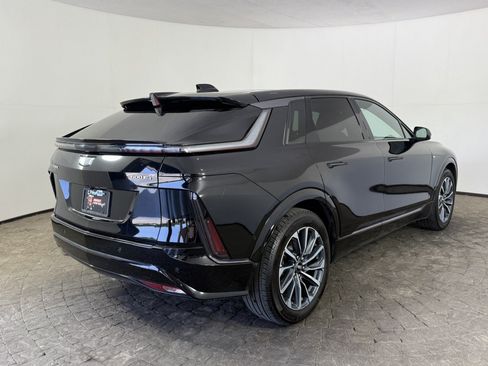 Used 2024 Cadillac Lyriq Sport AWD/4WD image 9
