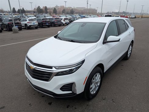 Used 2022 Chevrolet Equinox LT image 8
