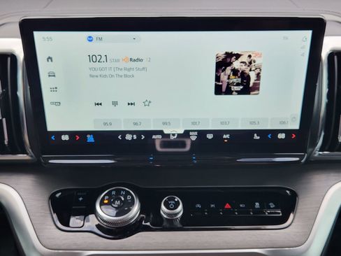 New 2025 Ford Expedition Max Platinum image 18