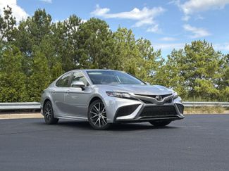 Used 2022 Toyota Camry SE FWD video 2