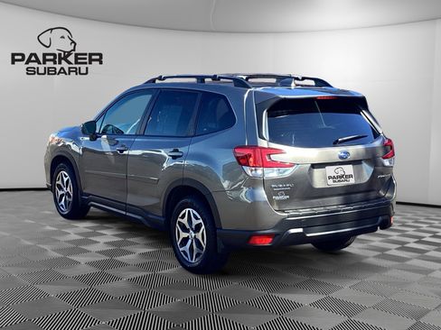 Used 2020 Subaru Forester Premium image 3