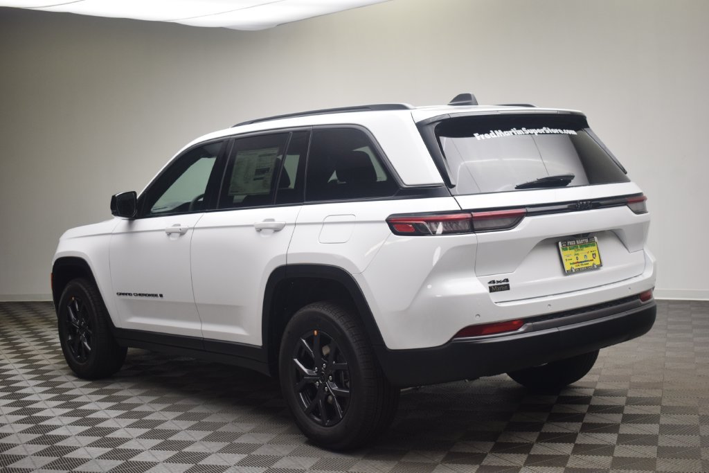 New 2027 Jeep Grand Cherokee Altitude AWD/4WD image 14