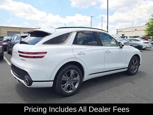 Used 2022 Genesis GV70 3.5T Sport w/ Sport Advanced Package AWD/4WD image 3
