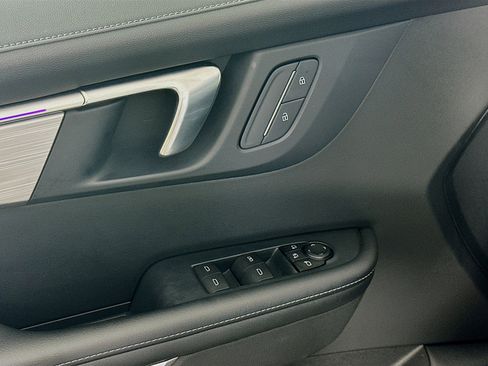 Used 2025 Buick Enclave Preferred image 15