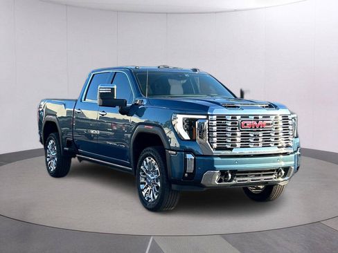 Used 2025 GMC Sierra 2500 Denali w/ Denali Reserve Package AWD/4WD image 8