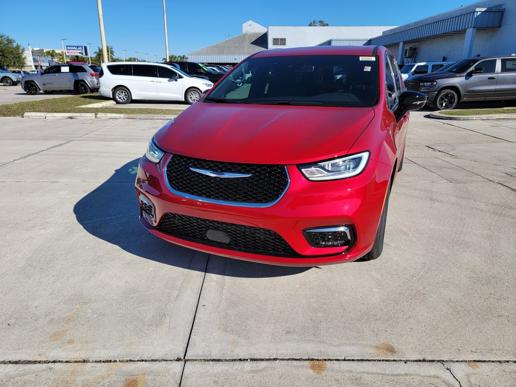 New 2026 Chrysler Pacifica Select FWD image 7