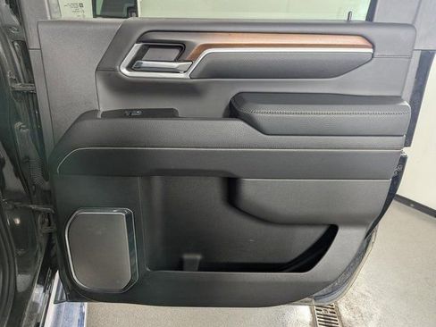 Used 2024 GMC Sierra 3500 Denali w/ Denali Reserve Package image 18