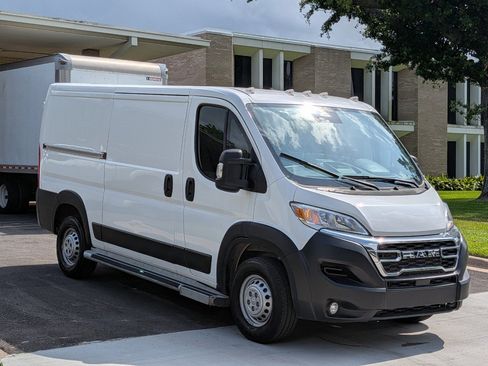 Used 2025 RAM ProMaster 2500 w/ U-Haul Equipment Group FWD image 3