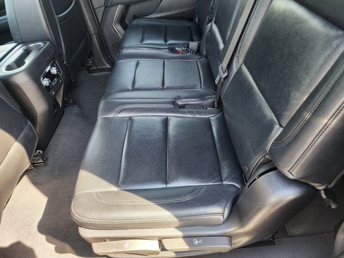 Used 2022 GMC Yukon XL SLE image 14