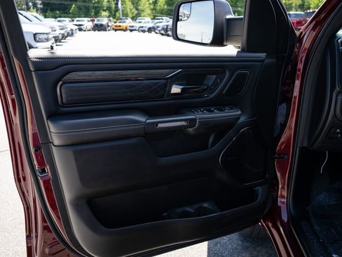 Used 2025 RAM 1500 Limited AWD/4WD image 17