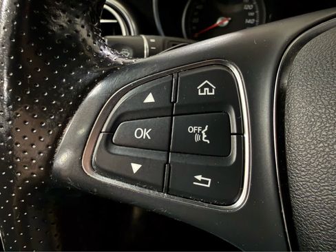 Used 2018 Mercedes-Benz GLC 300 4MATIC image 18
