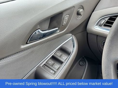 Used 2018 Chevrolet Cruze LS FWD image 32