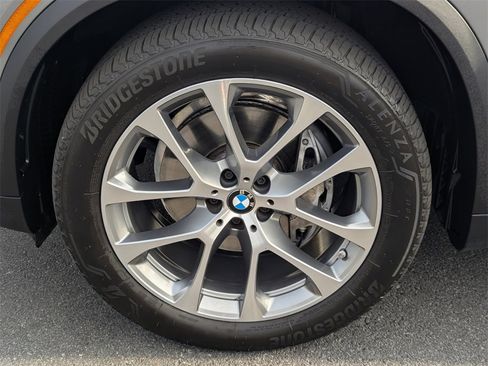 Used 2025 BMW X5 xDrive40i w/ Premium Package image 11