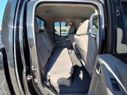 Used 2020 Nissan Frontier SV RWD image 34