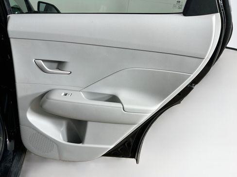Used 2025 Hyundai Kona SEL FWD image 28