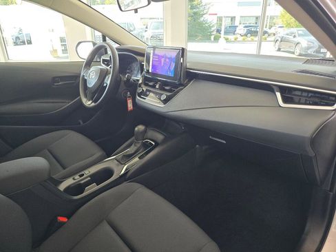 Used 2024 Toyota Corolla LE FWD image 43