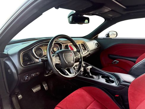 Used 2016 Dodge Challenger R/T Scat Pack RWD image 9