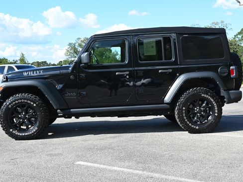 Used 2022 Jeep Wrangler Unlimited Willys image 6