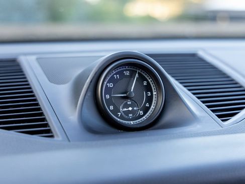 Certified 2023 Porsche Macan image 33