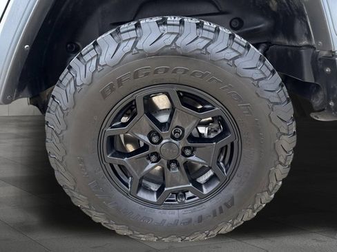 Used 2023 Jeep Wrangler Unlimited w/ Safety Group AWD/4WD image 23