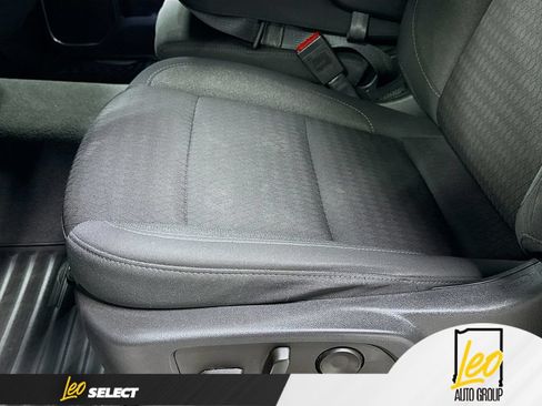 Used 2023 Chevrolet Silverado 1500 LT AWD/4WD image 21