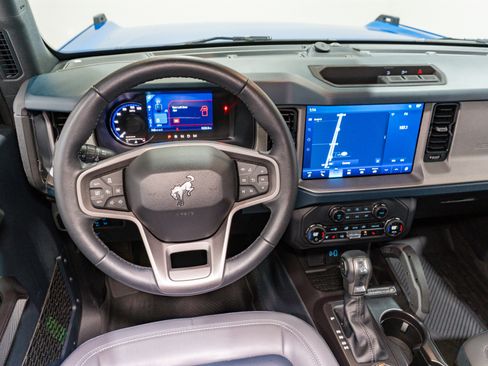 Used 2024 Ford Bronco Outer Banks image 11