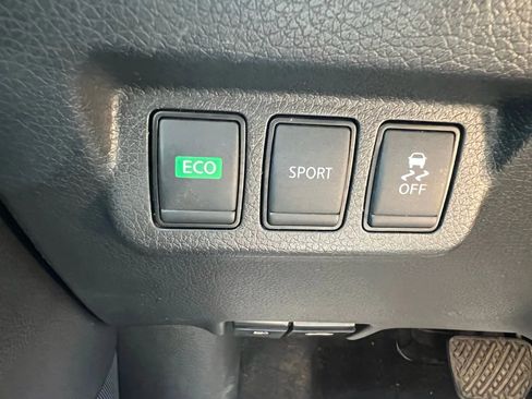 Used 2018 Nissan Sentra SV image 16