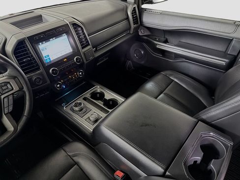Used 2019 Ford Expedition XLT w/ Equipment Group 202A AWD/4WD image 26