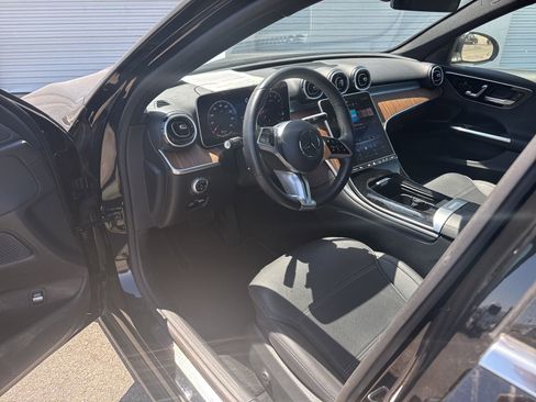 Used 2025 Mercedes-Benz C 300 Sedan image 9