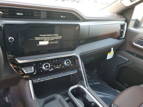 New 2026 GMC Sierra 2500 Denali w/ Denali Reserve Package image 28