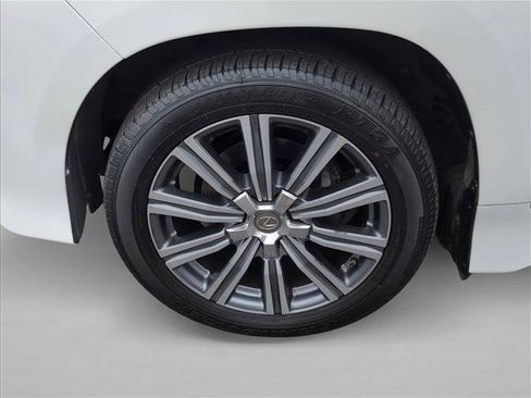 Used 2016 Lexus LX 570 4WD w/ Luxury Package image 26