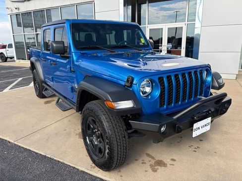 Used 2023 Jeep Gladiator Sport image 8