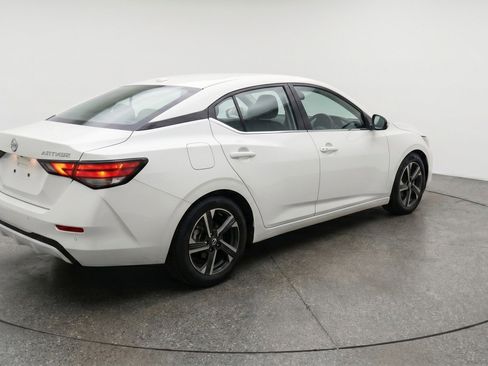 Used 2025 Nissan Sentra SV FWD image 9