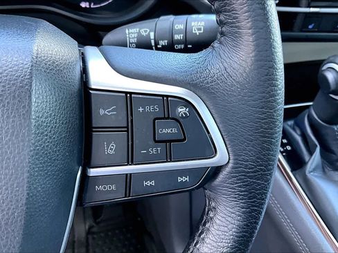 Certified 2023 Toyota Sienna XLE AWD/4WD image 24
