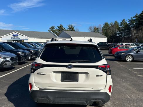 Used 2025 Subaru Forester Premium image 6