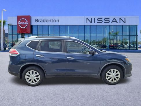 Used 2016 Nissan Rogue S w/ Appearance Package FWD image 4