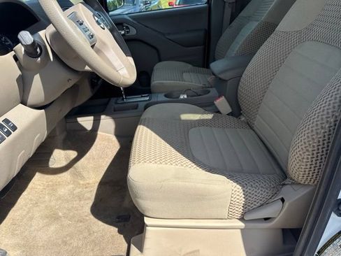 Used 2015 Nissan Frontier SV AWD/4WD image 15