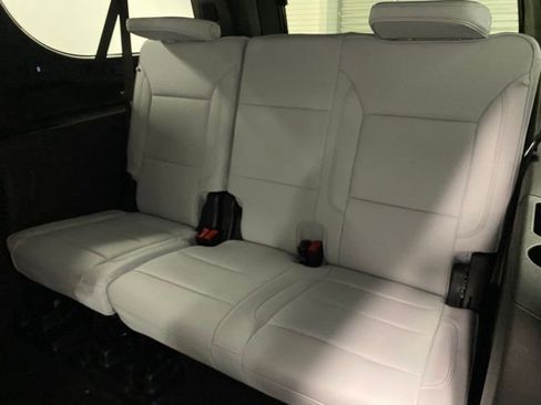 New 2025 Chevrolet Suburban Premier image 18