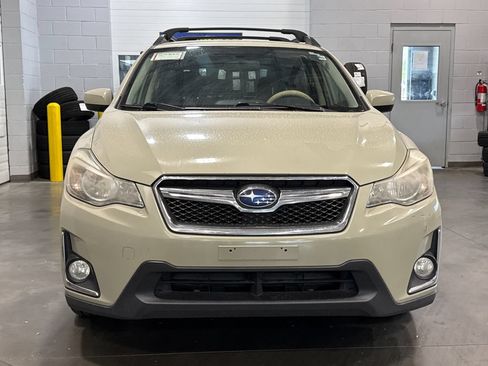 Used 2016 Subaru Crosstrek 2.0i Premium AWD/4WD image 2