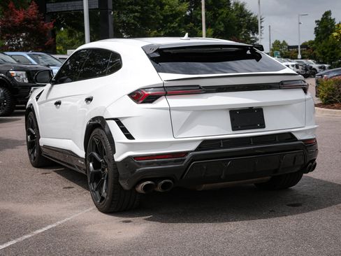 Used 2023 Lamborghini Urus Performante AWD/4WD image 9