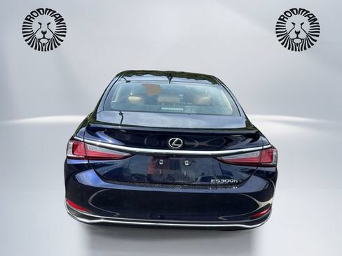 Used 2025 Lexus ES 300h w/ Premium Package FWD image 7